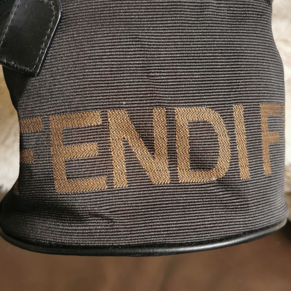 Authentic Fendi bucket - Picture 5 of 9